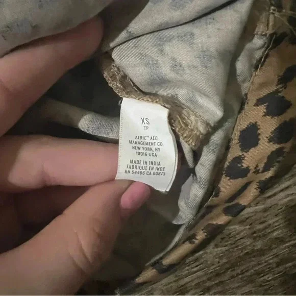 {Aerie} Leopard Print High-Waisted Camp Shorts - Picture 6 of 6